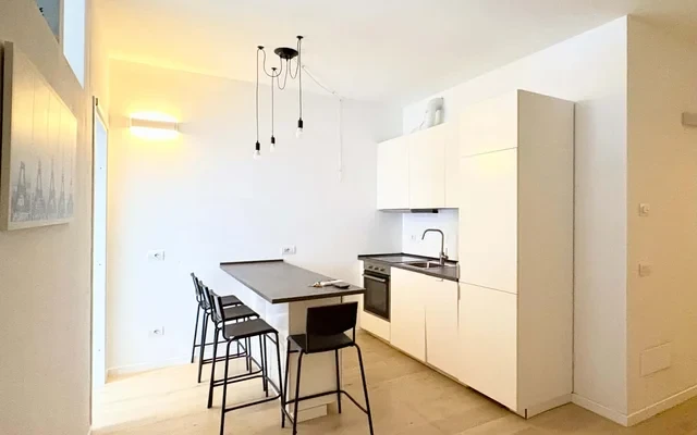 Trilocale moderno in affitto – Viale Bacchiglione, Milano (zona M3 Brenta) 1