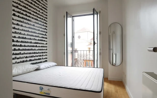 entire place de la Pasa 3