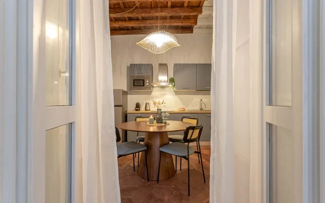 Ambra - Elegant Apartment at the Imperial Forums 2