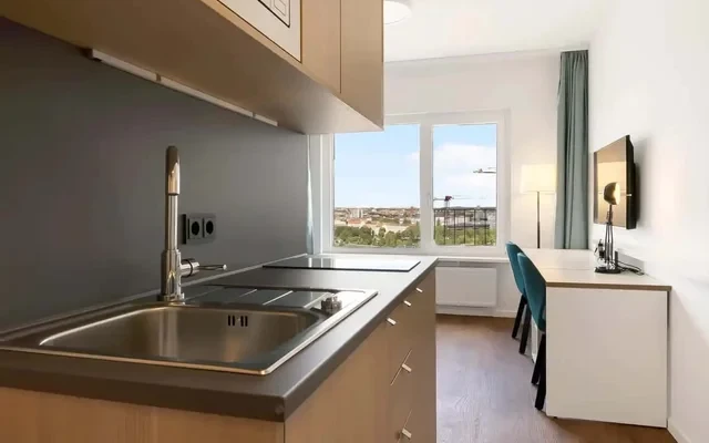 Mitte - 13th Floor - Furnished studio with fantastic views 3