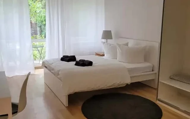 Moderne 3-Zimmer-Wohnung mit grossem Balkon 4