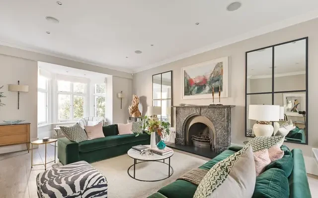 Victoria Road, London, W8 5RF 0