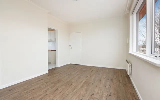 4/85 Merton Street, Albert Park 3