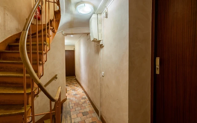 Burgundy Apartment 3