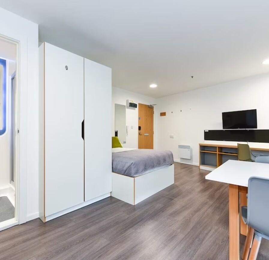 Studio gold - city view