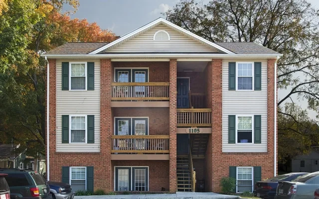 Willow Creek Radford at Downey Street - West 1
