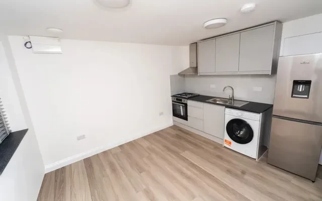 LH-Stag Lane 4