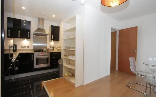 apartment near 25 Barge Walk 2