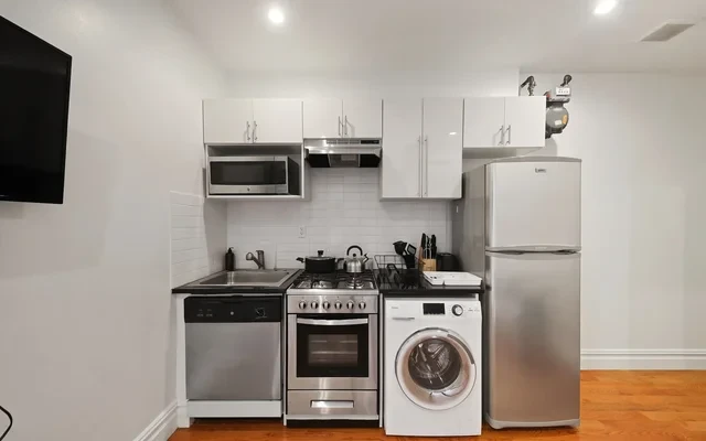 #710: Columbus Circle 3