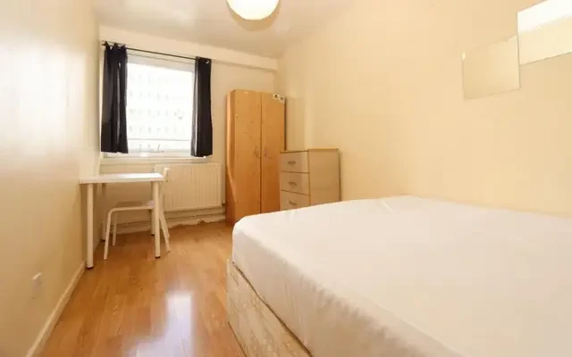 apartment in Mile End 1