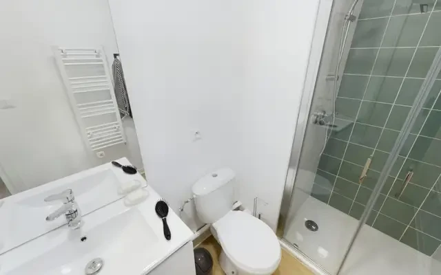 Charismatic double ensuite bedroom near the Clermont la Rotonde train station 3