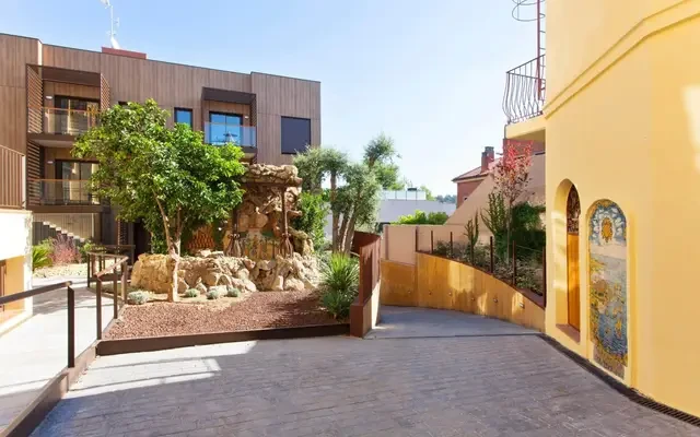 apartment near Carrer de Ticià 2
