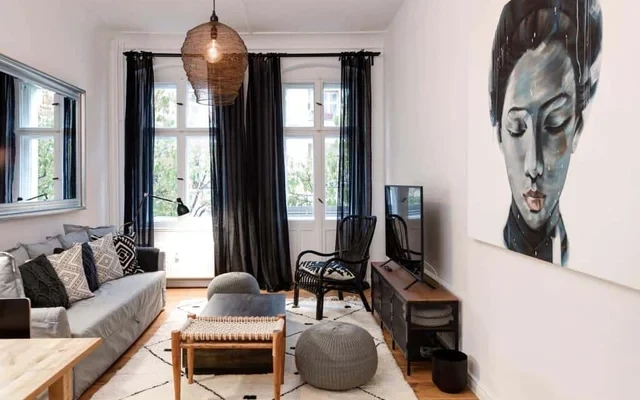 Charming Refurbished 2-Room Apartment with Balcony near Mauerpark, Prenzlauer Berg 2