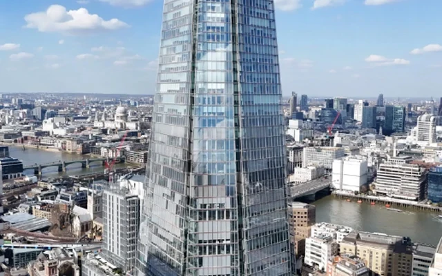 Lit London Bridge Residence 2