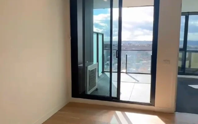 803 Dandenong Road 1