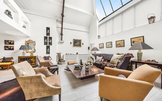 Acacia Road, London, NW8 6AB 2