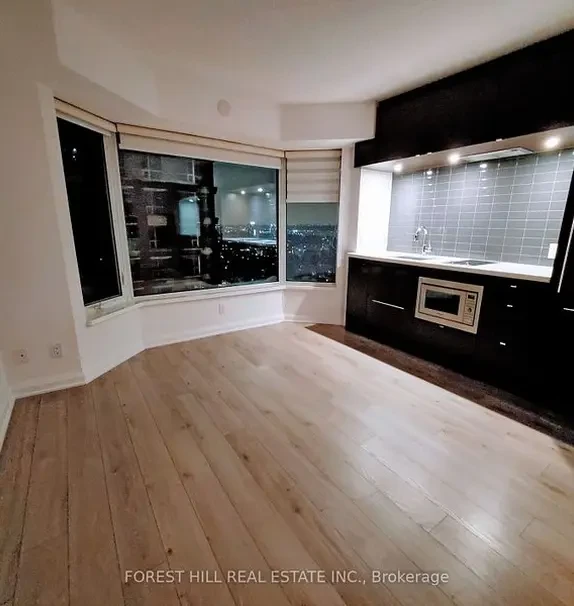 155 Yorkville Ave 2215