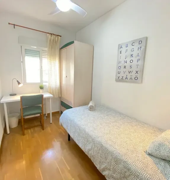 Appealing single bedroom with balcony