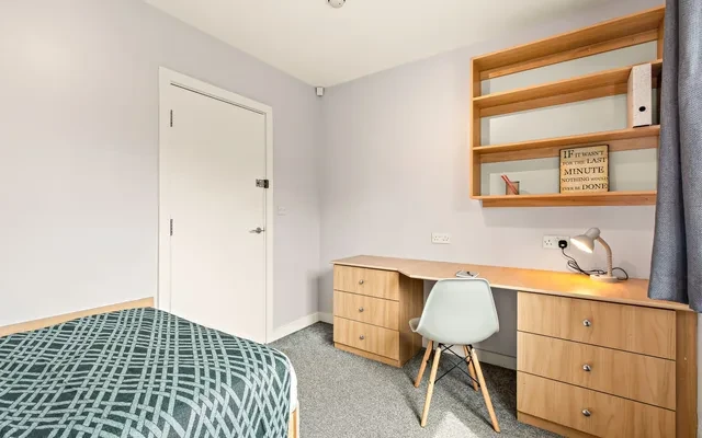 2 Stanmore Crescent 4