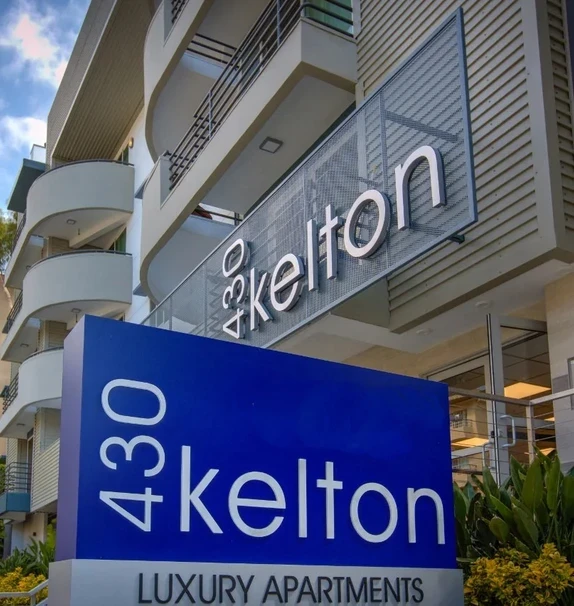 430 Kelton