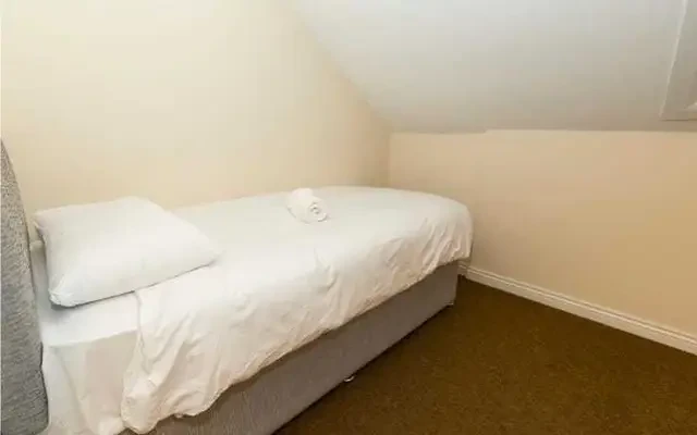 60 Salthill Road Lower - Galway student accommodation - Single Room