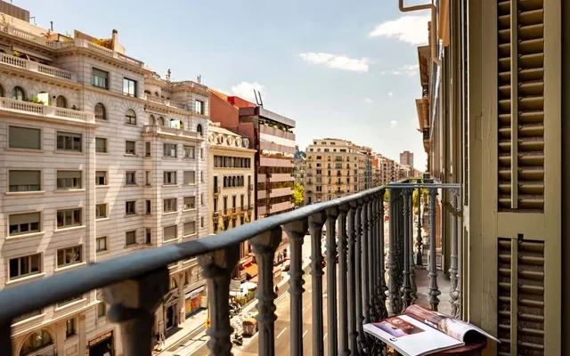 Quena - 2 bedrooms and balcony in Eixample Dreta 2