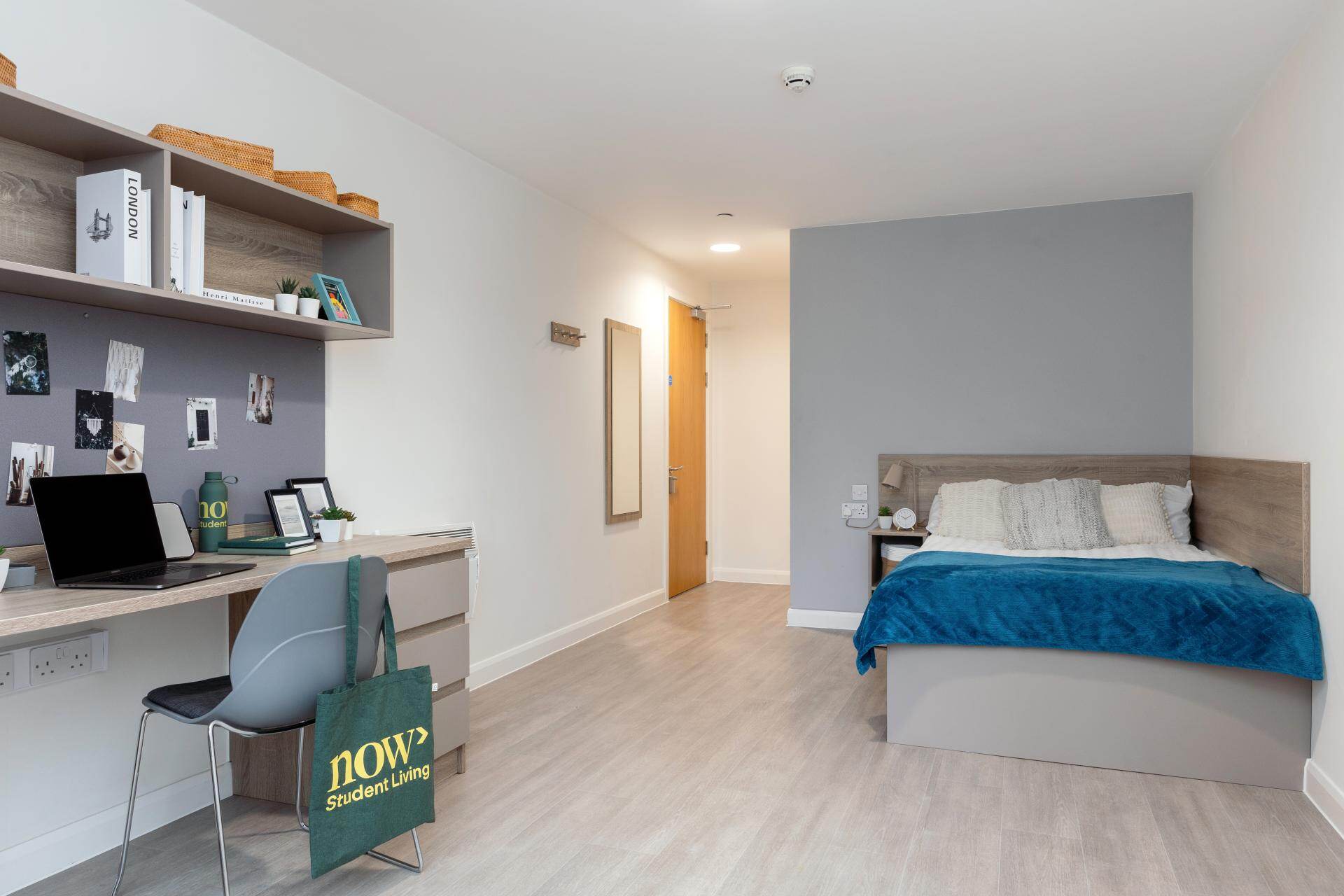 Platinum En Suite (Mid Floors)