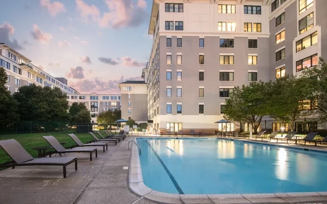 Cambridge Park Apartments - Cambridge student accommodation - Swimming pool