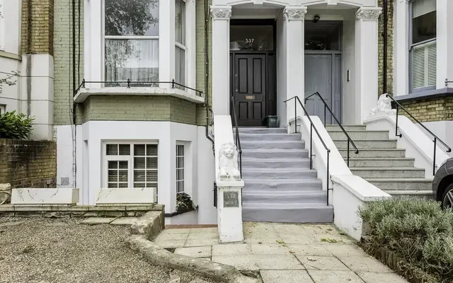 Chiswick High Road 12111# 1