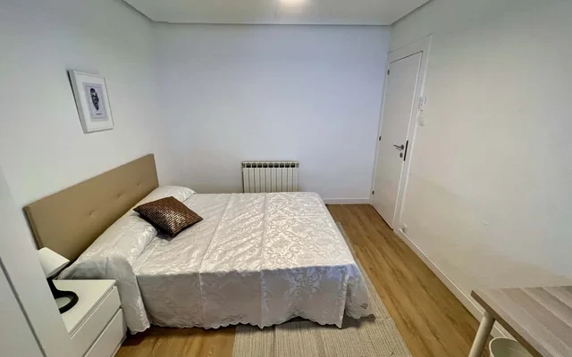 Calle Desiderio Escosura Zaragoza 50005 Spain 1