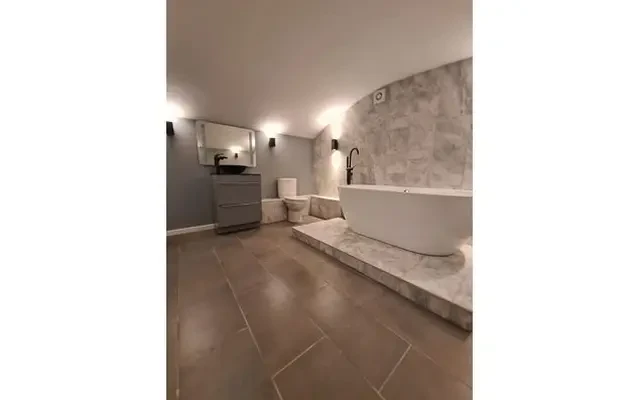 Canynge Square, BS8 3LB 4