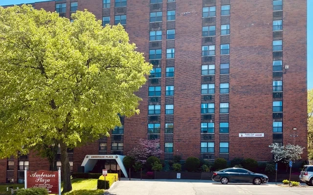 Amberson Plaza Apartments 0