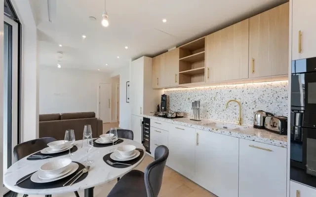 LH-Grand Central Apartments 3