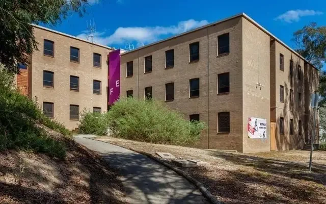 UniLodge @ UC - Campus West & Guginya 2
