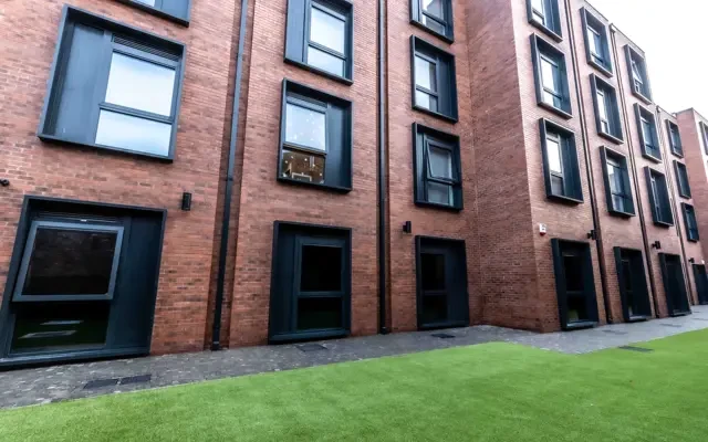 9 De Montfort Mews 4