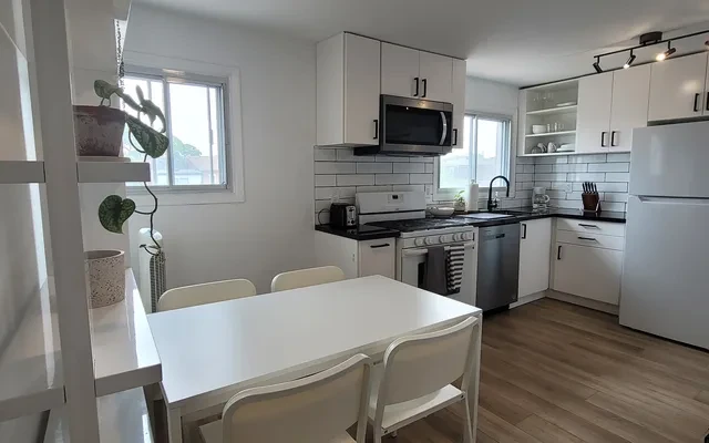 St.Clair West & Dufferin St. Rooms 4