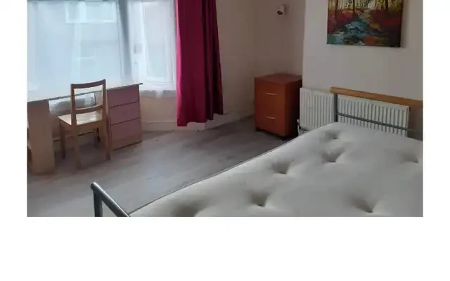 普利茅斯大学区小别墅共3Ensuite 4
