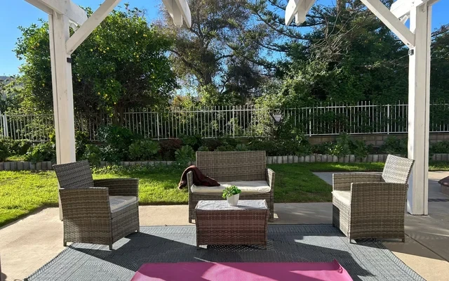 洛杉矶罗兰岗半山别墅雅房一间出租（限男生） 1