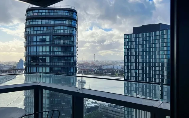 墨尔本 docklands 883collins 2