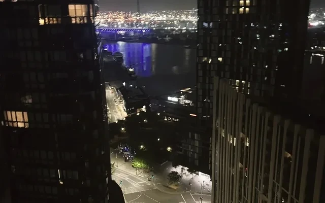 墨尔本 docklands 883collins 3