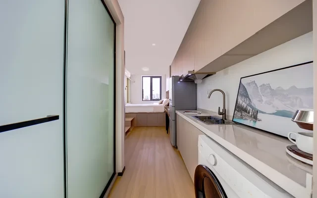 Yishan Road Ziroom Apartment 4