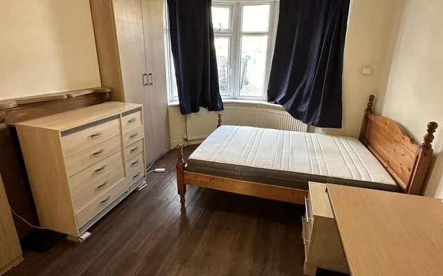 布莱顿 近学校住宅区 合租 包bill 独立卫浴 £178起 0