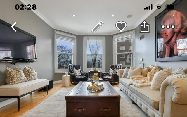 4 Charlesgate  E 204 0