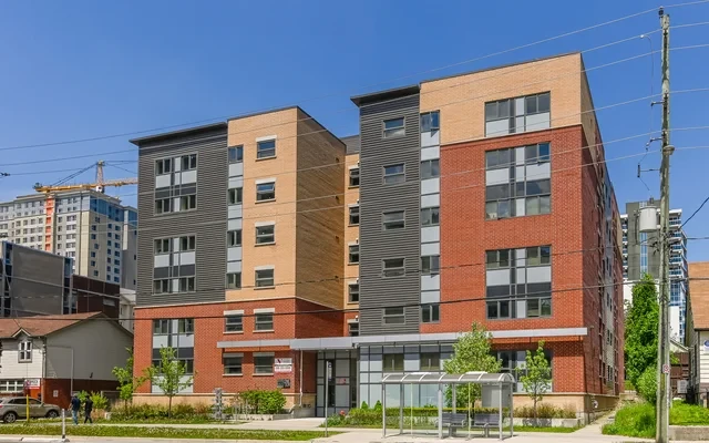 110 University Avenue West 0