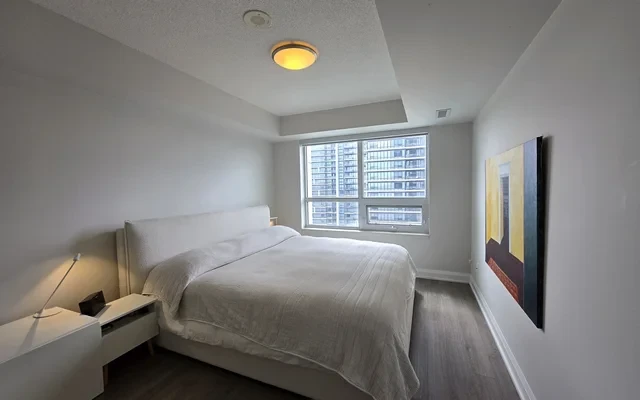Markham Downtown Condo - 2 bedrooms + 2 bathrooms 3