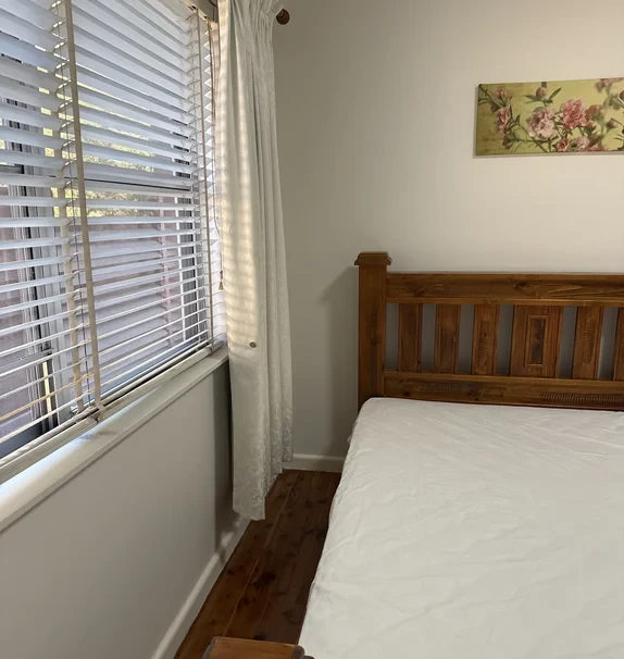 One room to let