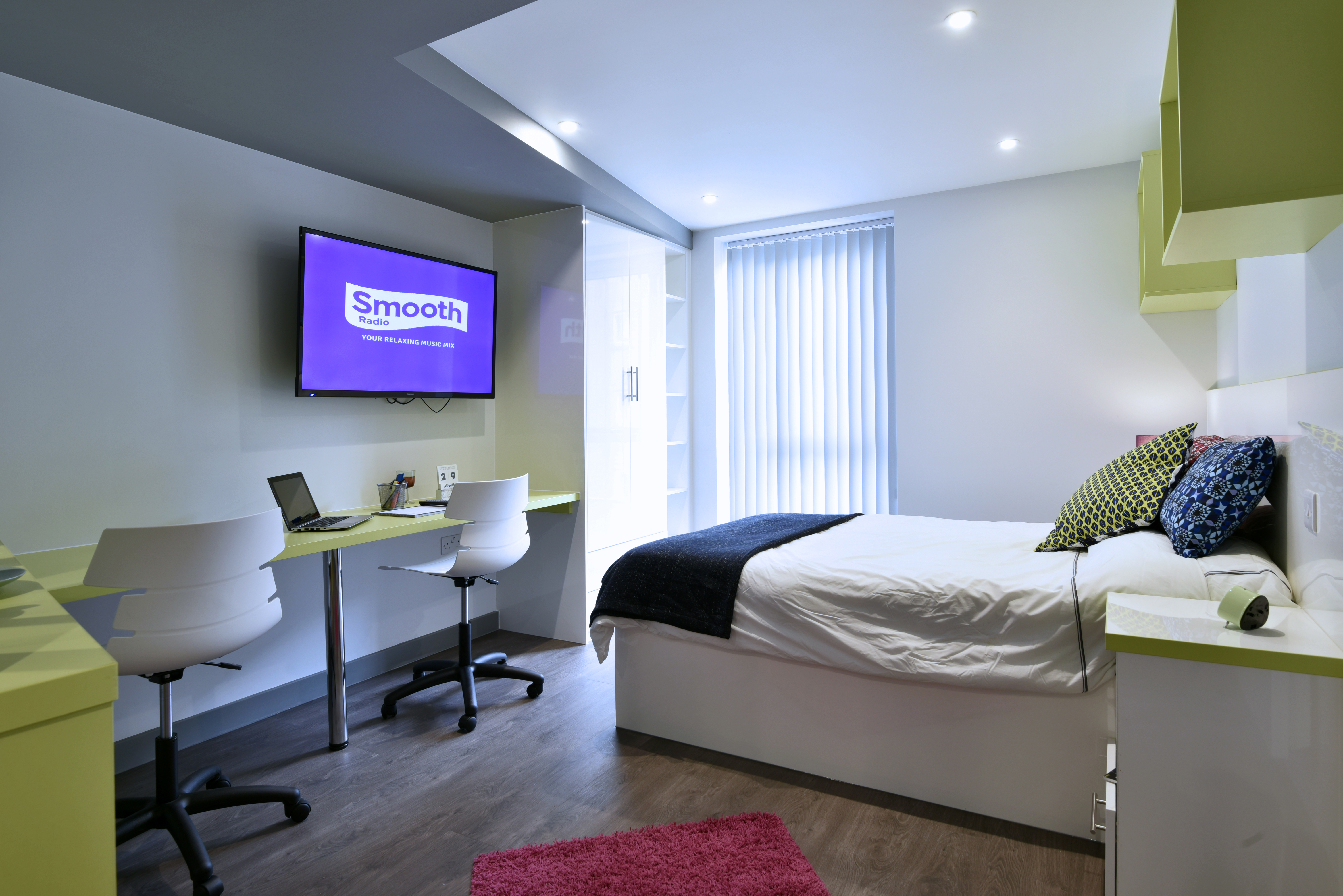 Executive Plus Studio 50