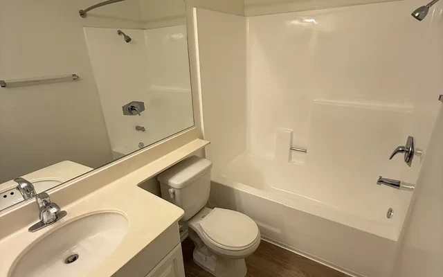 尔湾Stanford Court 2b2b次卧 2