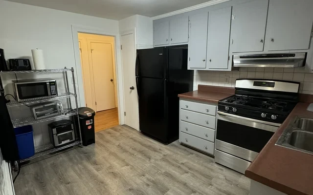 2 Bedroom apartment with parking 3