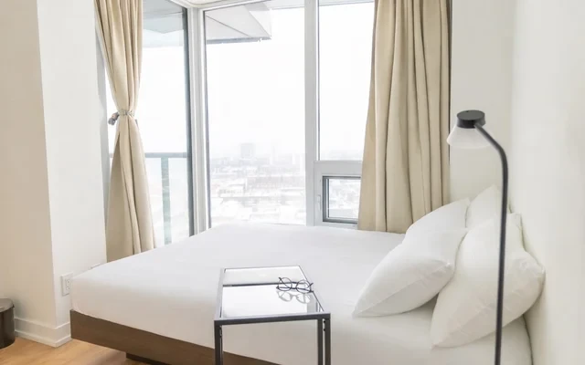 Bmo field & lakeview condo 4